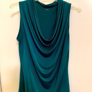 Beautiful jeweled tone sleeveless blouse Sz L